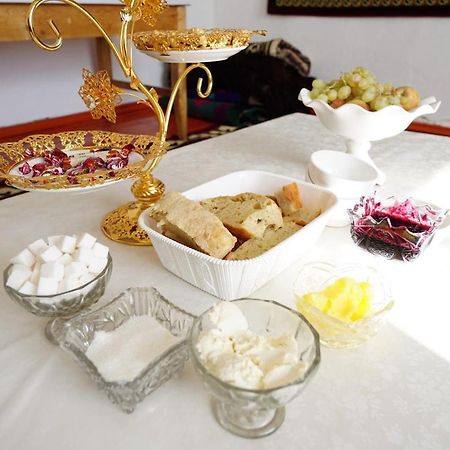 Guest House Bereke In Kyzart Village Bagysh Buitenkant foto