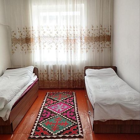 Guest House Bereke In Kyzart Village Bagysh Buitenkant foto