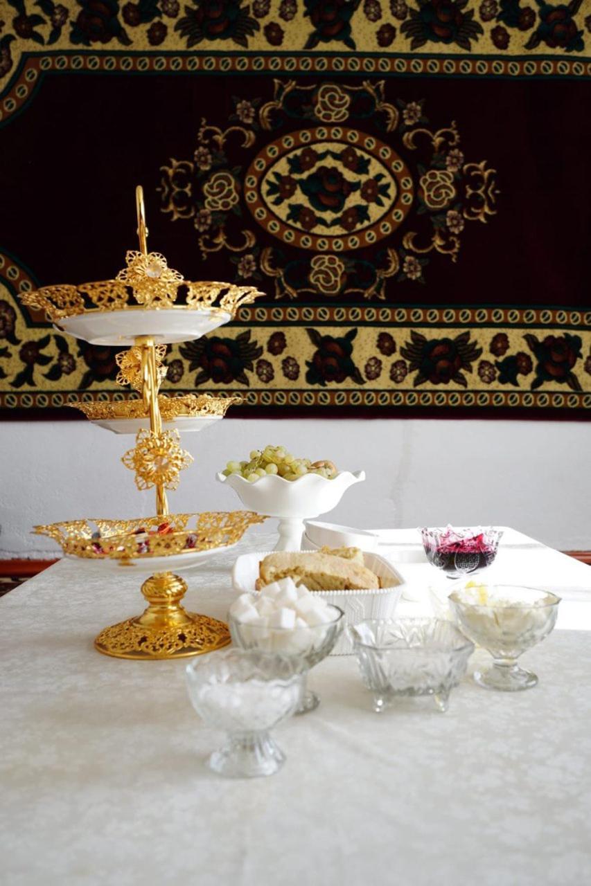Guest House Bereke In Kyzart Village Bagysh Buitenkant foto
