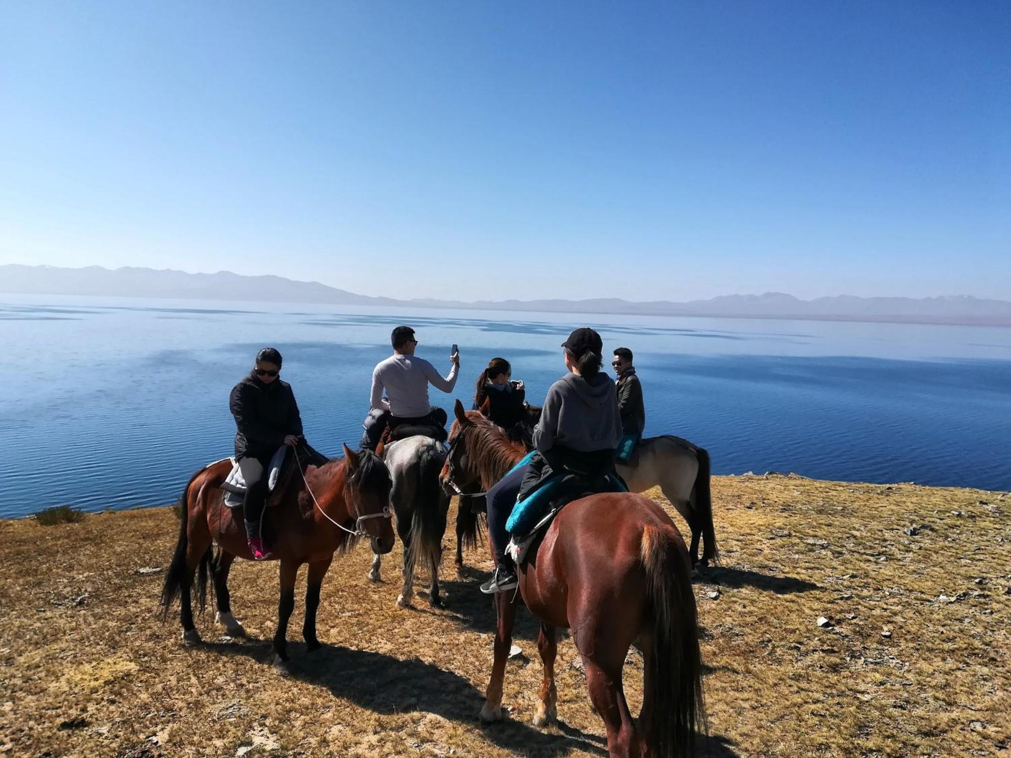 Guest House Bereke In Kyzart Village Bagysh Buitenkant foto