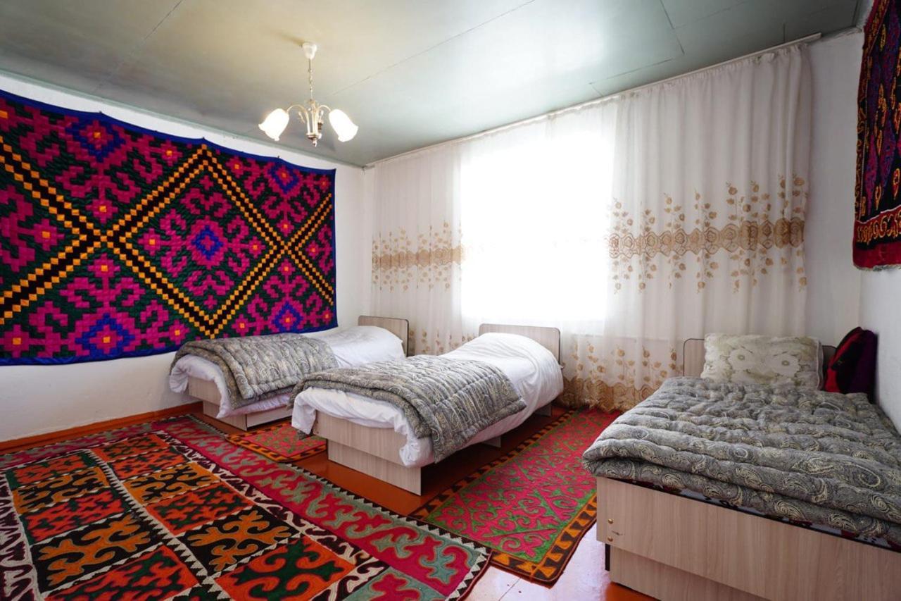 Guest House Bereke In Kyzart Village Bagysh Buitenkant foto