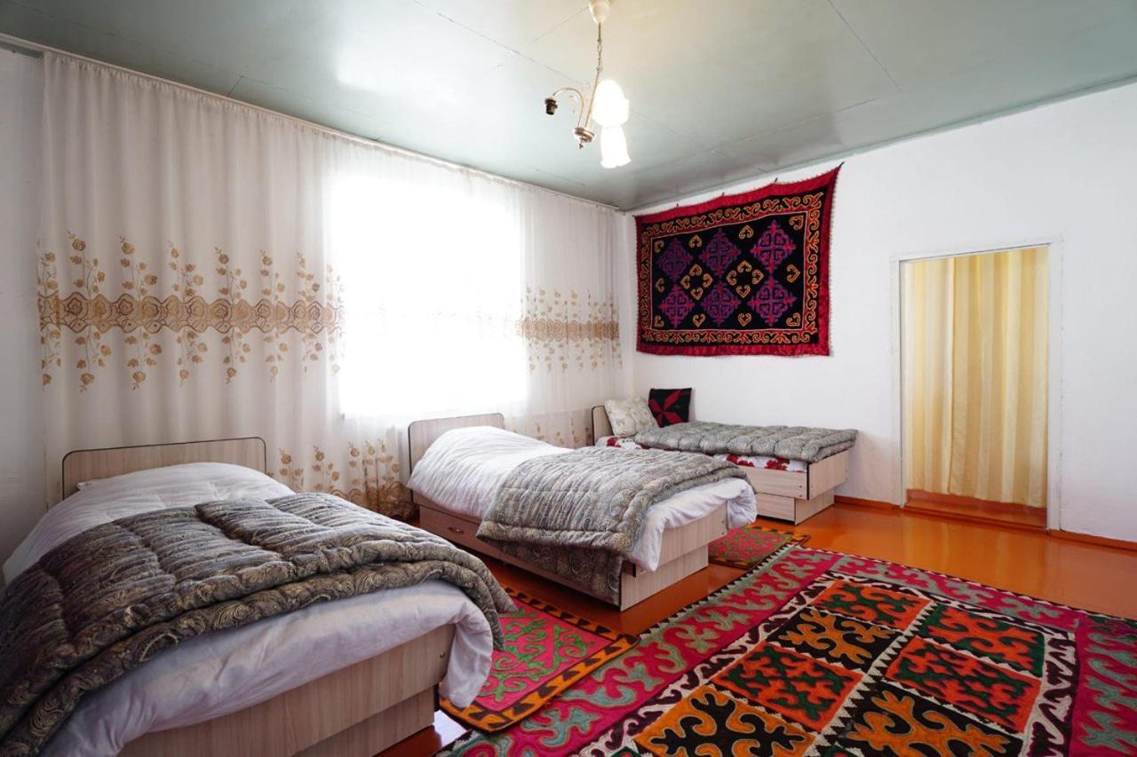 Guest House Bereke In Kyzart Village Bagysh Buitenkant foto